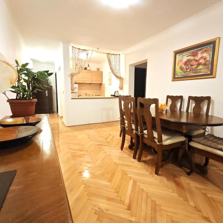 Apartment Golub - Two-Bedroom Apartment - 10