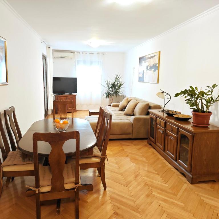 Apartment Golub - Two-Bedroom Apartment - 4