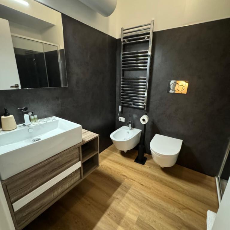 D-HOME Suites - Double Room with Private Bathroom - 3