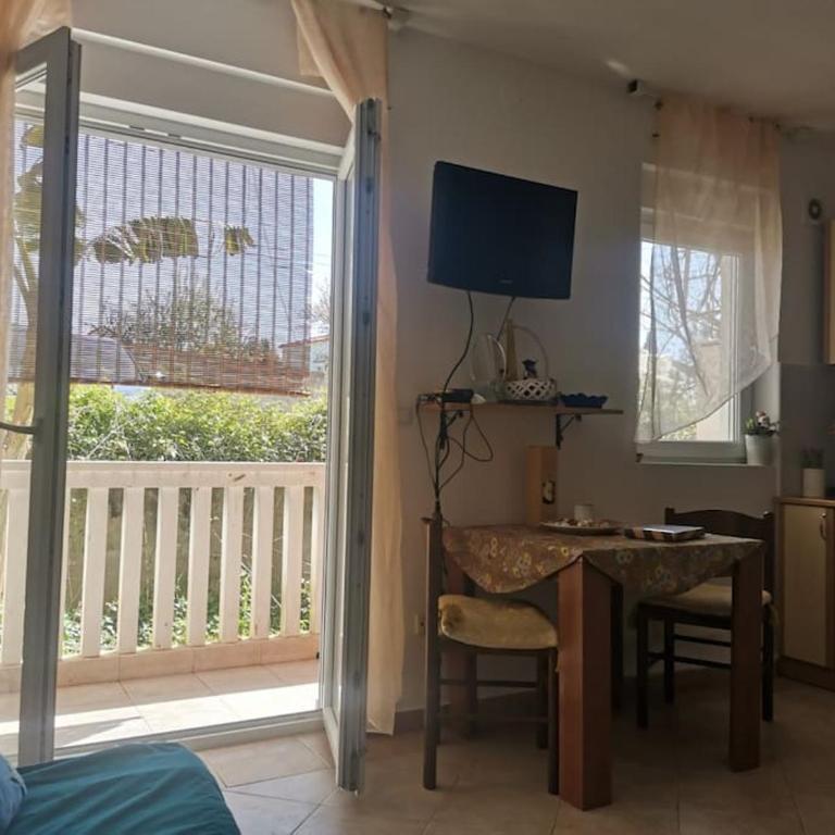 Orange studio - One-Bedroom Apartment - 1