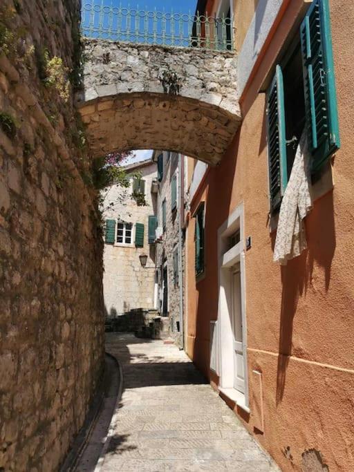 Orange studio - One-Bedroom Apartment - 18