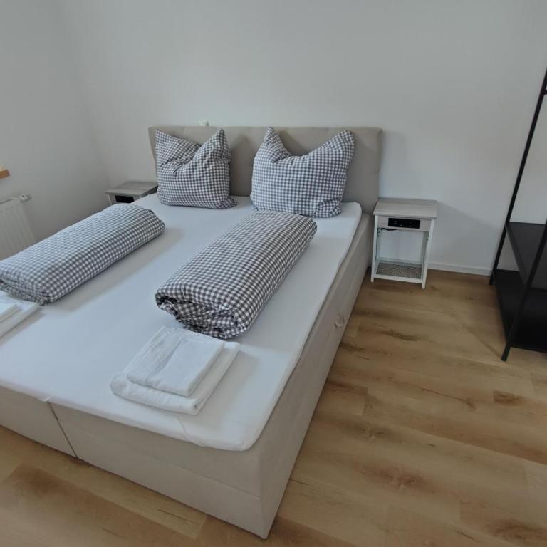 FeWo Planer Altstadtwohnung mit Terrasse & Parkplatz - Apartment mit 3 Schlafzimmern - 25