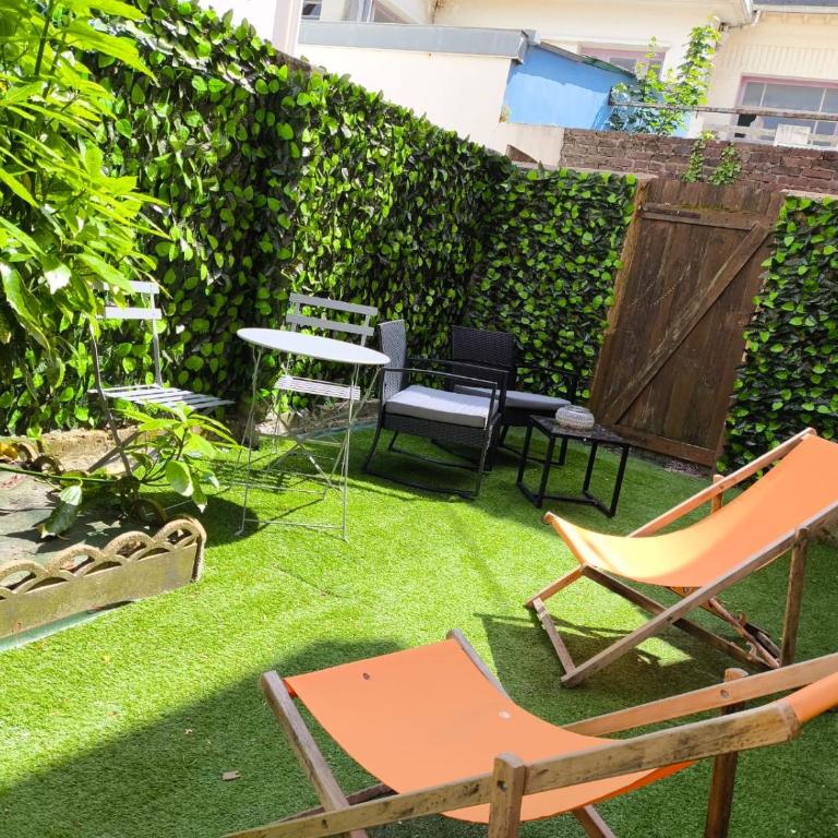 ++++ STUDIO AVEC JARDIN A 200 M DE LA MER ET 300 M RUE PIETONNE ++++ - Apartment mit 1 Schlafzimmer - 2