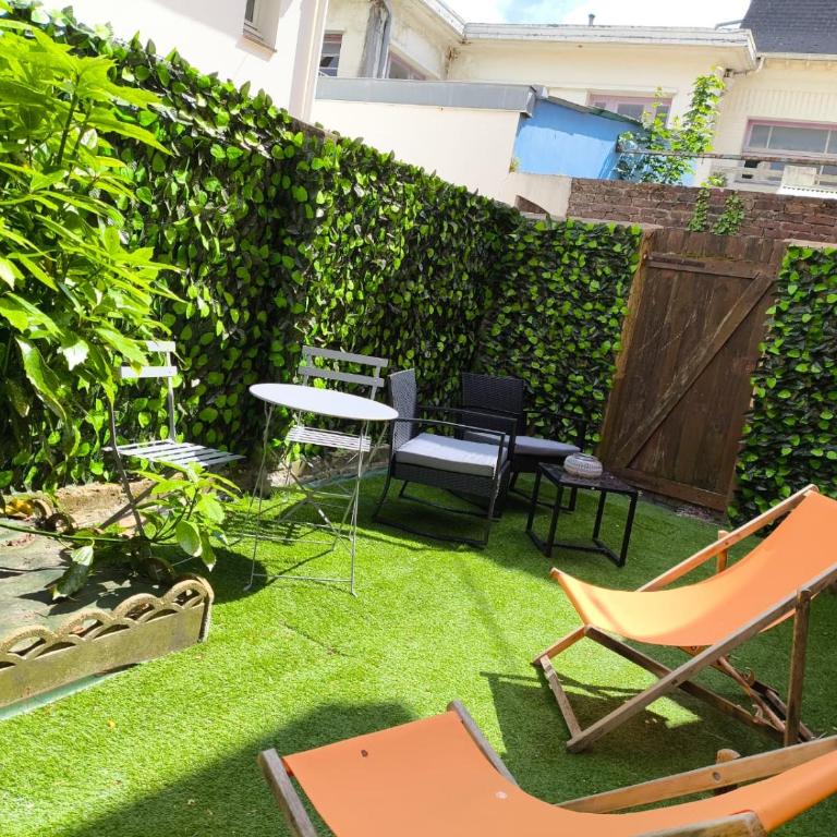 ++++ CENTRAL STUDIO RENOVE 200 m plage et 300 m de la rue piétonne ++++ - Apartamento de 1 dormitorio - 6