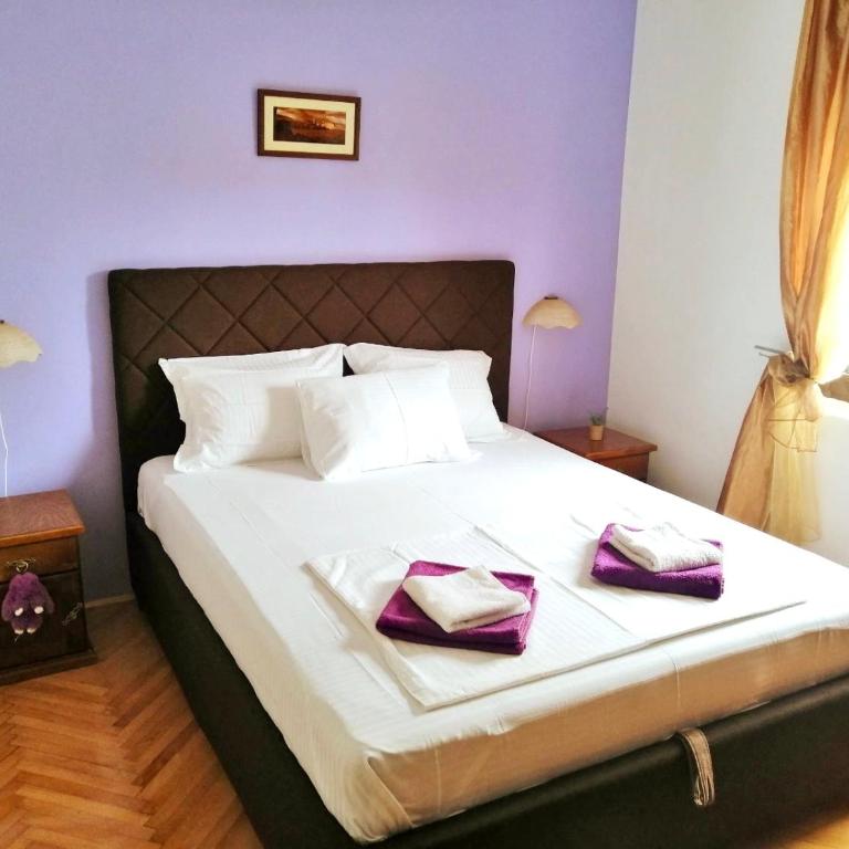 Apartment Golub - Two-Bedroom Apartment - 13