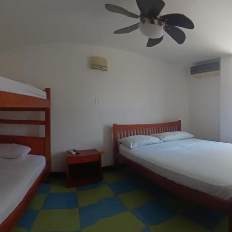 Hotel Bahia Plaza - Triple Room - 8