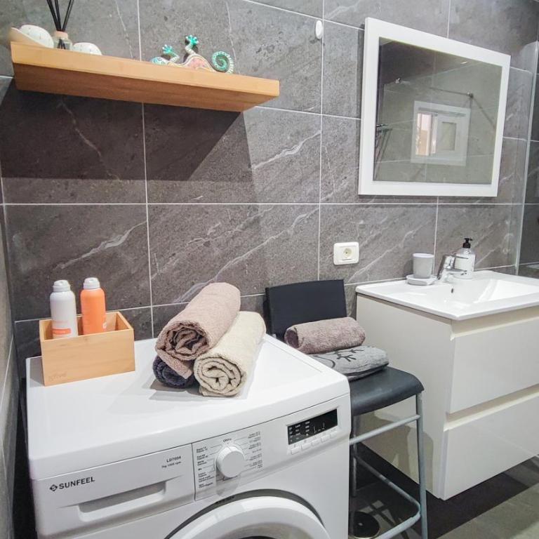 Mareverde apartment with pools and bar - Fanabe beach - Apartamento con terraza - 7