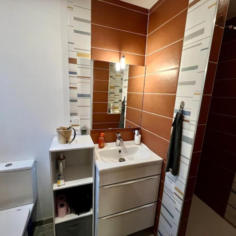 Pescad Home Maison 3 étoiles plein centre de Valras à 130m de la plage - Haus mit 2 Schlafzimmern - 7
