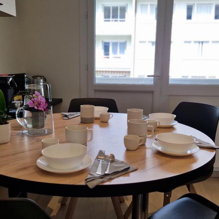 Lac Plage et Ville 95 m2 a 100m du lac, 3 chambres, parking - Three-Bedroom Apartment - 36