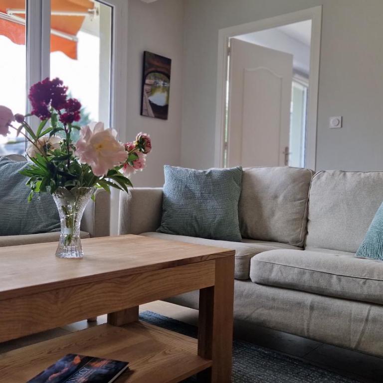 Lac Plage et Ville 95 m2 a 100m du lac, 3 chambres, parking - Three-Bedroom Apartment - 38