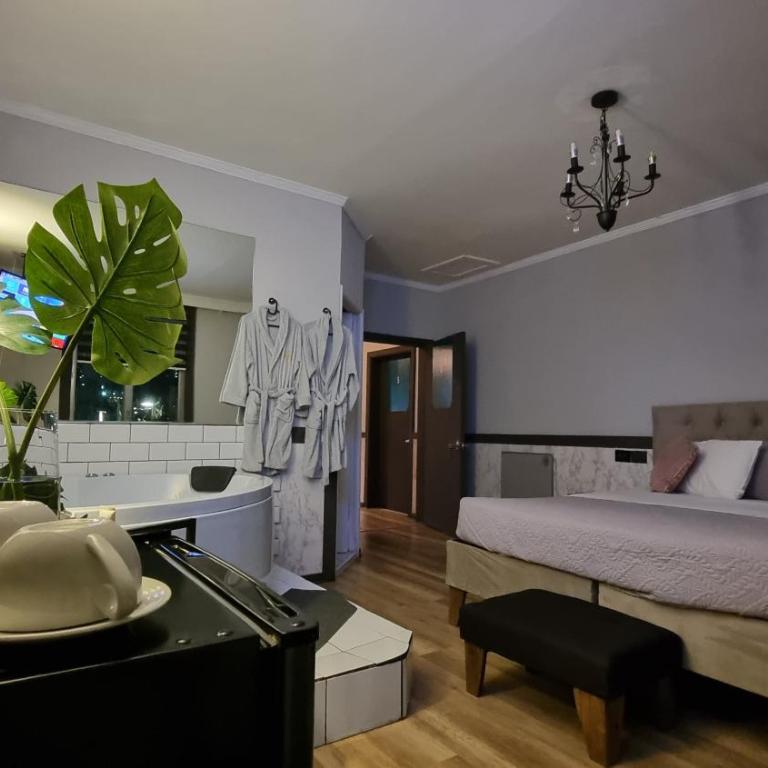 Hotel Asturias - Suite - 3