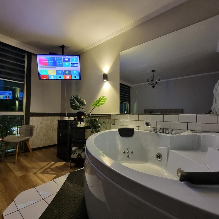 Hotel Asturias - Suite - 2