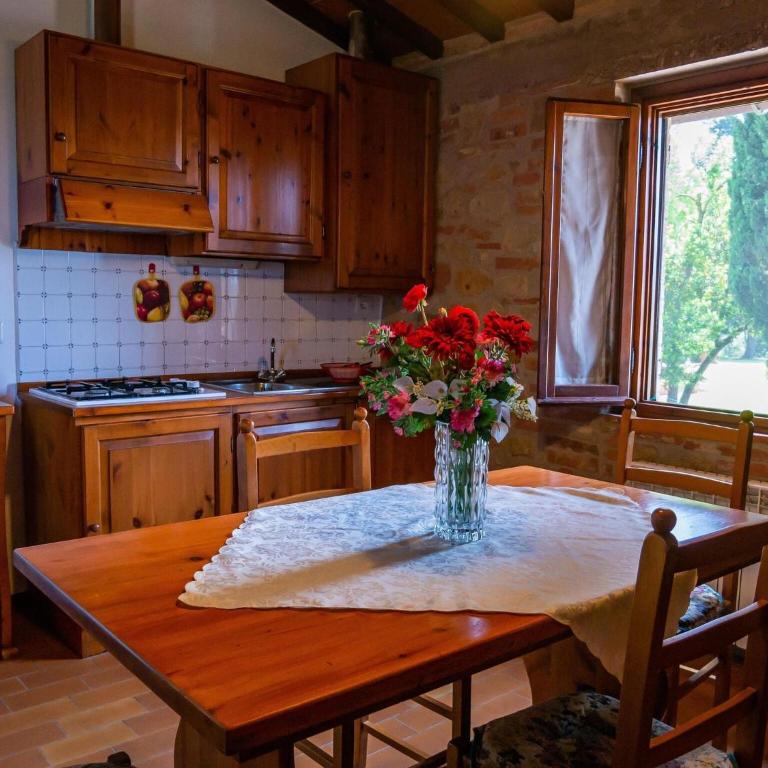 Farmhouse in Tuscany with Pool & Scenic Views - Appartamento con 4 Camere da Letto - 2