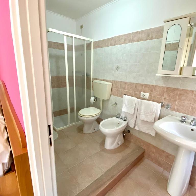 Albergo Mendolia - Camera Matrimoniale con Bagno Privato - 2