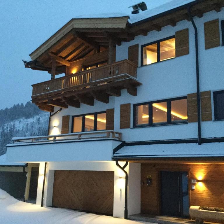 Kaiserchalet - Skipiste - Holiday Home with bathroom - 57