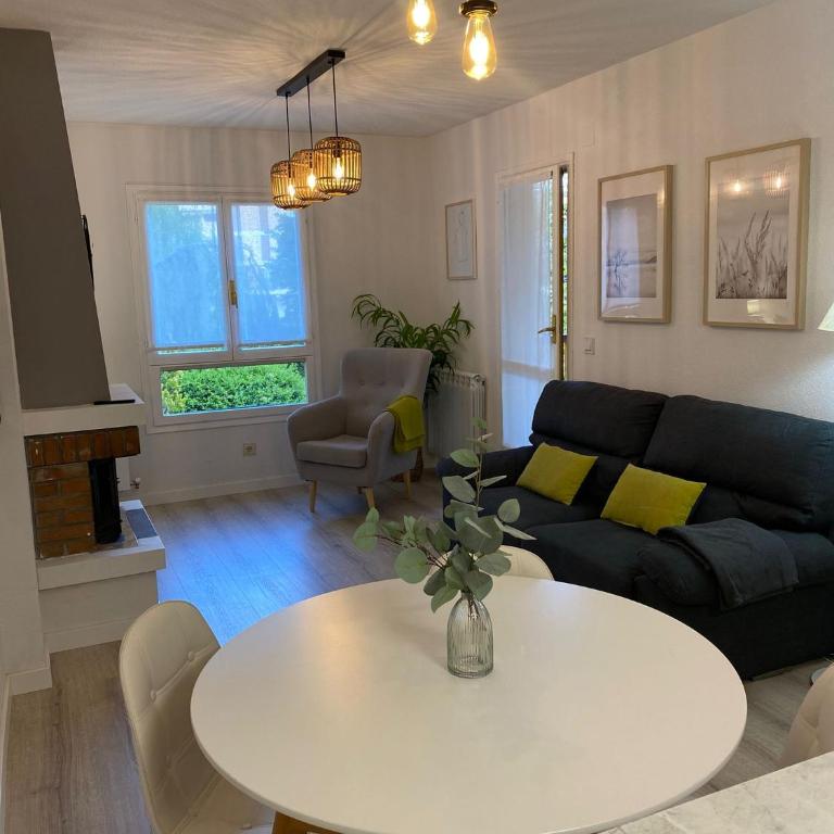 Acogedor apartamento con piscina compartida y opción a parking - Apartamento de 2 dormitorios - 8