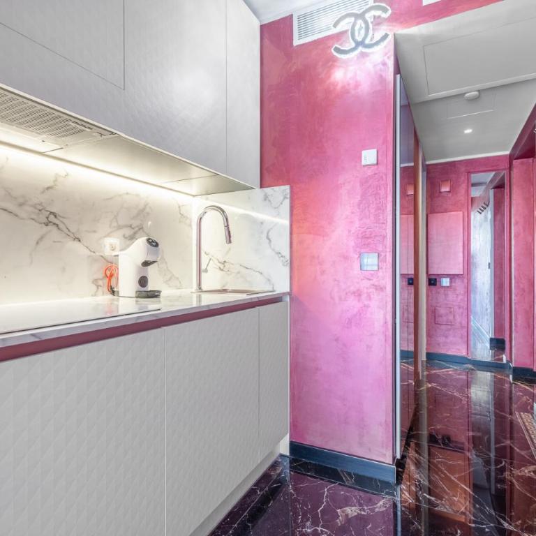 Luxury studio renovated 2024 with free parking - Studio - 8
