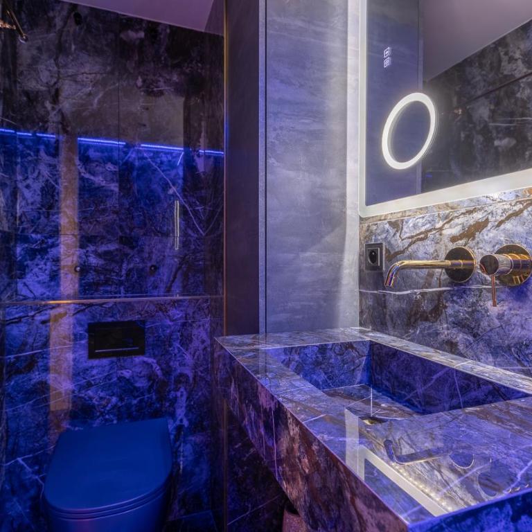 Luxury studio renovated 2024 with free parking - Studio - 3