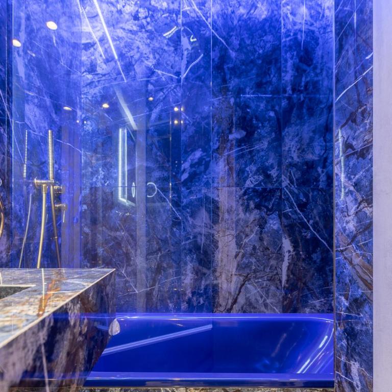Luxury studio renovated 2024 with free parking - Studio - 12