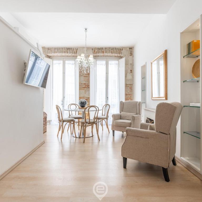 Charming apartment in the City center - Apartment - 7