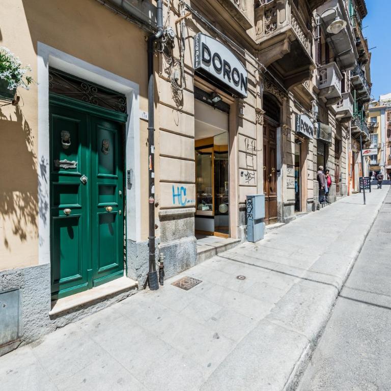 Charming apartment in the City center - Apartment - 33