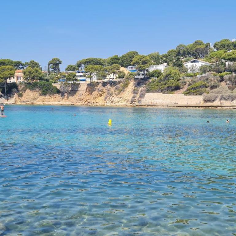 T3, 65 m2, La Seyne sur Mer,300m du port, Terrasse et petite cour, 2 chambres et salon - Two-Bedroom Apartment - 12