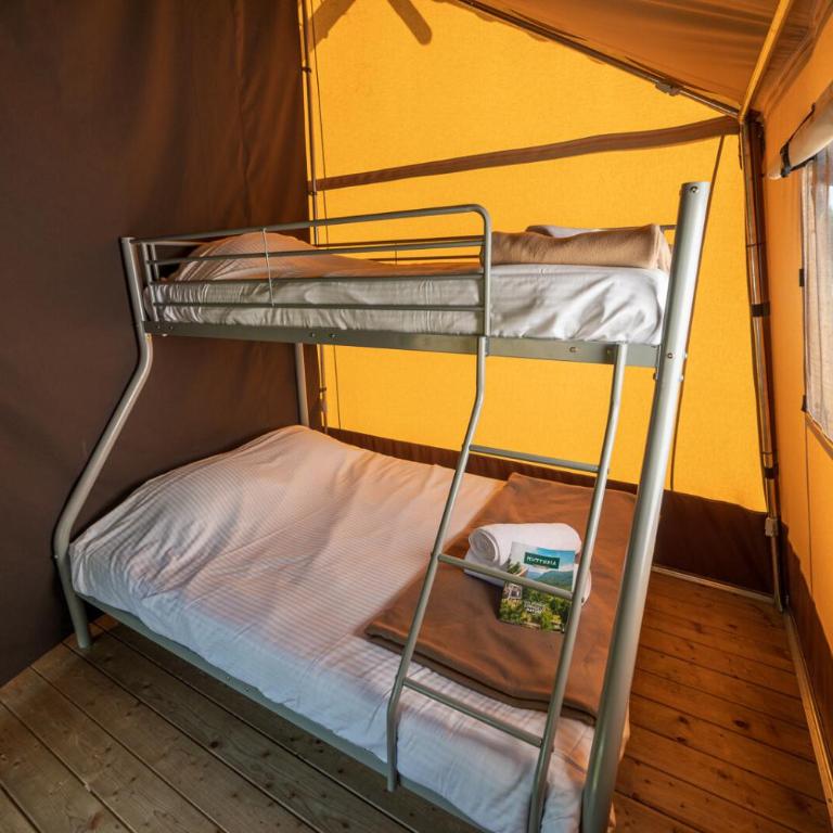 Huttopia Vallouise - Tente Classique V (5 Personnes) - 5
