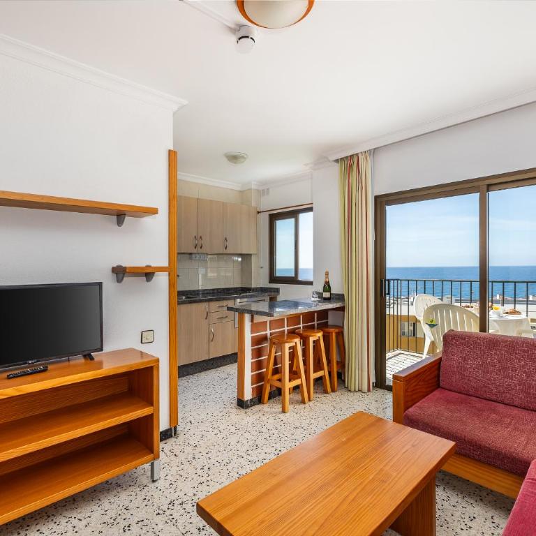 Los Ficus - Two-Bedroom Apartment - 22