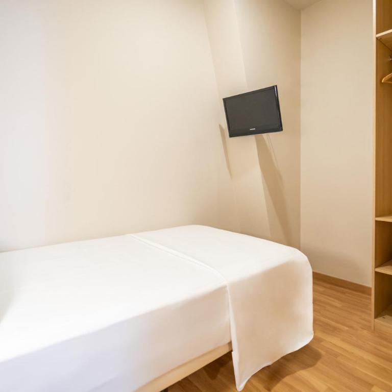 Hotel Glòries - Superior Triple Room - 4