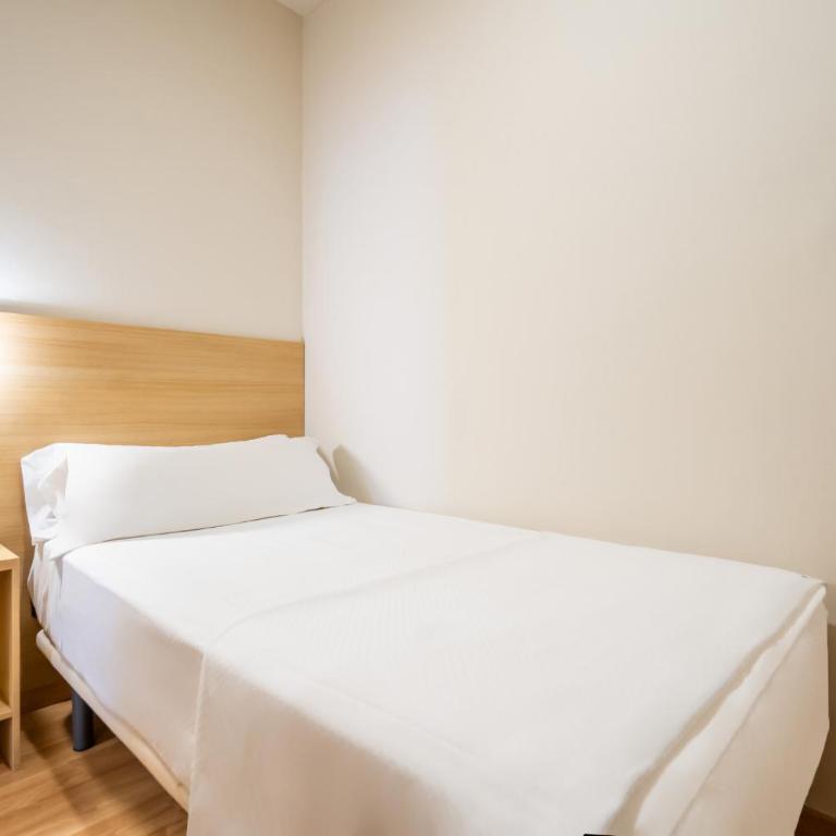 Hotel Glòries - Superior Triple Room - 5