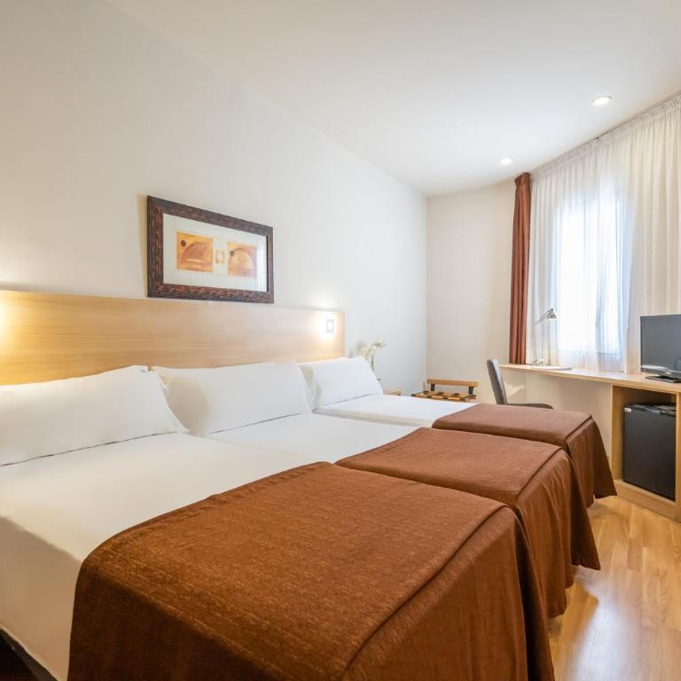 Hotel Glòries - Superior Triple Room - 6