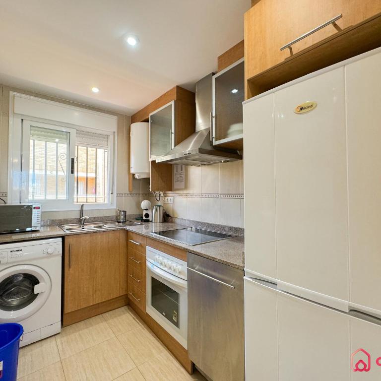 Bella Vista - Apartamento de 2 dormitorios con balcón y vistas al mar - 6
