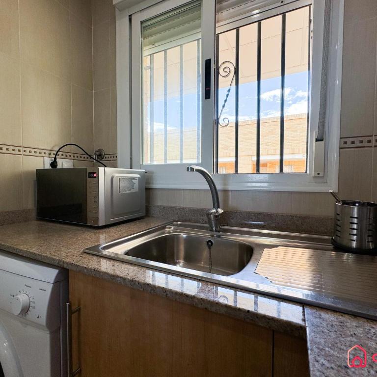 Bella Vista - Apartamento de 2 dormitorios con balcón y vistas al mar - 35