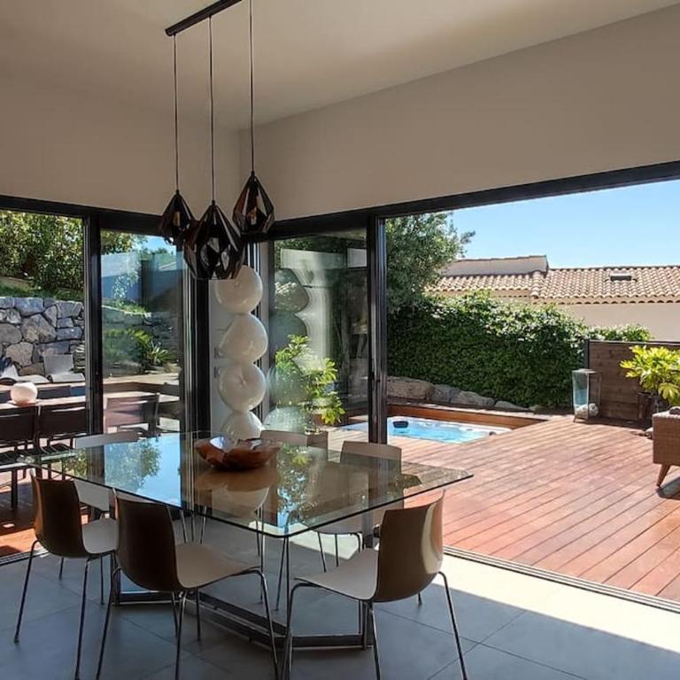 VILLA MODERNE PISCINE JACUZZi - Villa 3 Chambres - 12
