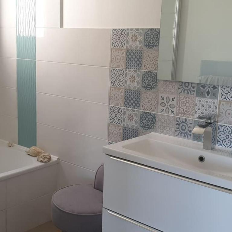 VILLA MODERNE PISCINE JACUZZi - Villa 3 Chambres - 16