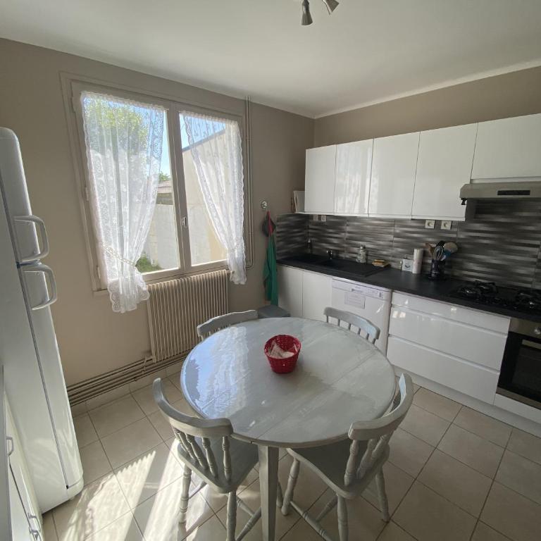 Maison Souvenir d'Enfance - Idéal Calme Proche Plage - Stationnement - Haus mit 3 Schlafzimmern - 2