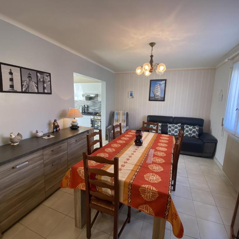 Maison Souvenir d'Enfance - Idéal Calme Proche Plage - Stationnement - Haus mit 3 Schlafzimmern - 6