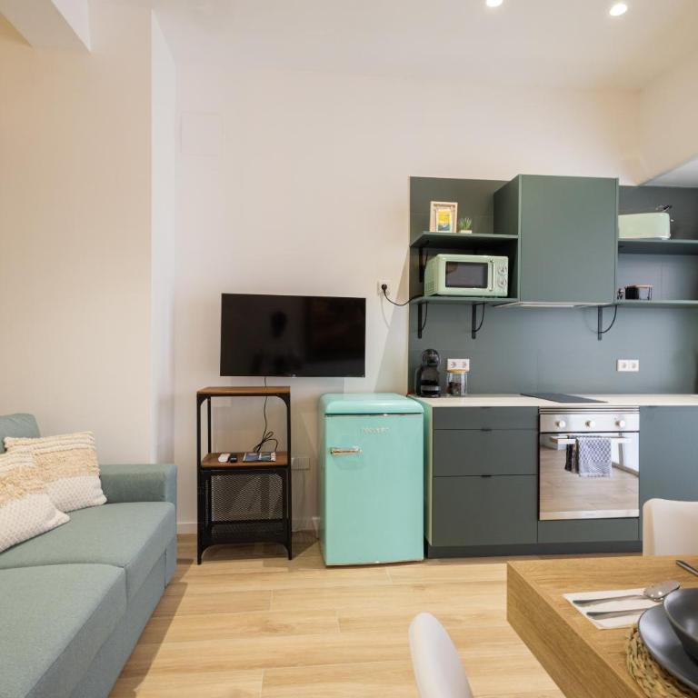 new flat 2 rooms 4 Pax, wifi AC - Two-Bedroom Apartment - 7