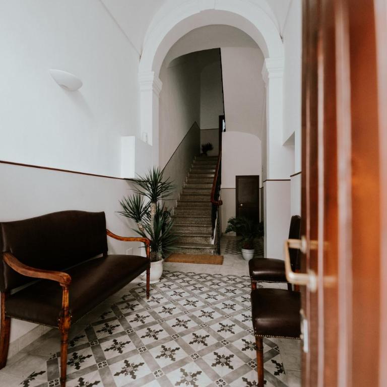 Palazzo Pinto B&B - Camera Matrimoniale con Balcone - 15