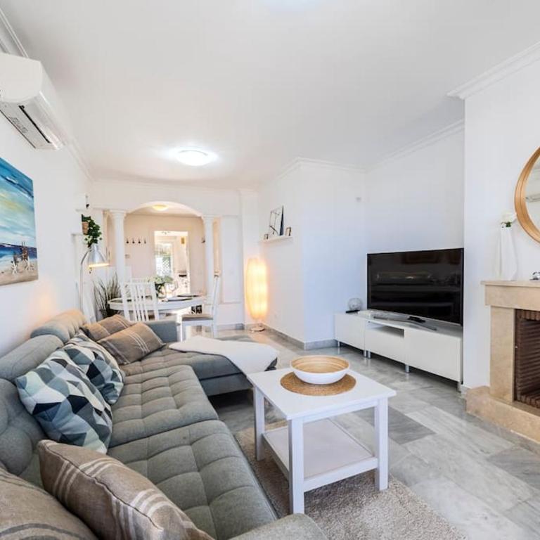 Cozy apartment just one step from everything - Two-Bedroom Apartment - 4