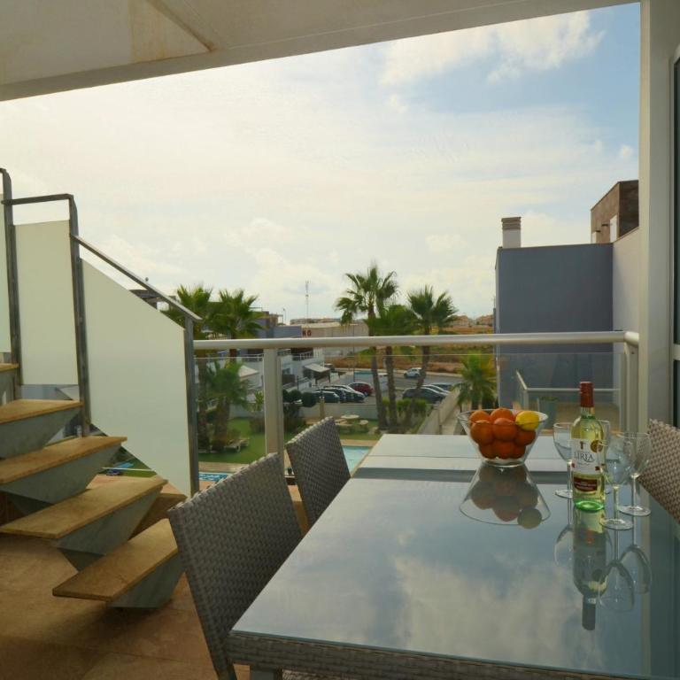 Penthouse Punta prima Torrevieja - Two-Bedroom Apartment with Balcony - 15