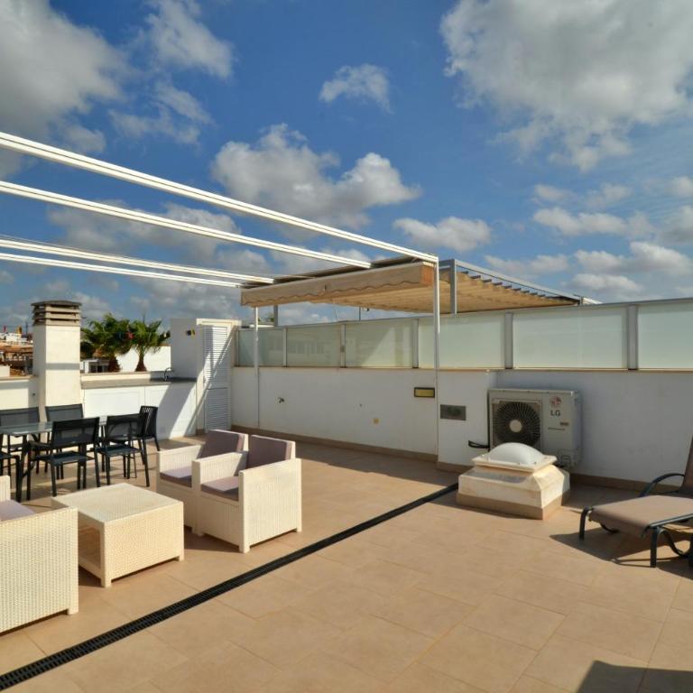 Penthouse Punta prima Torrevieja - Two-Bedroom Apartment with Balcony - 18
