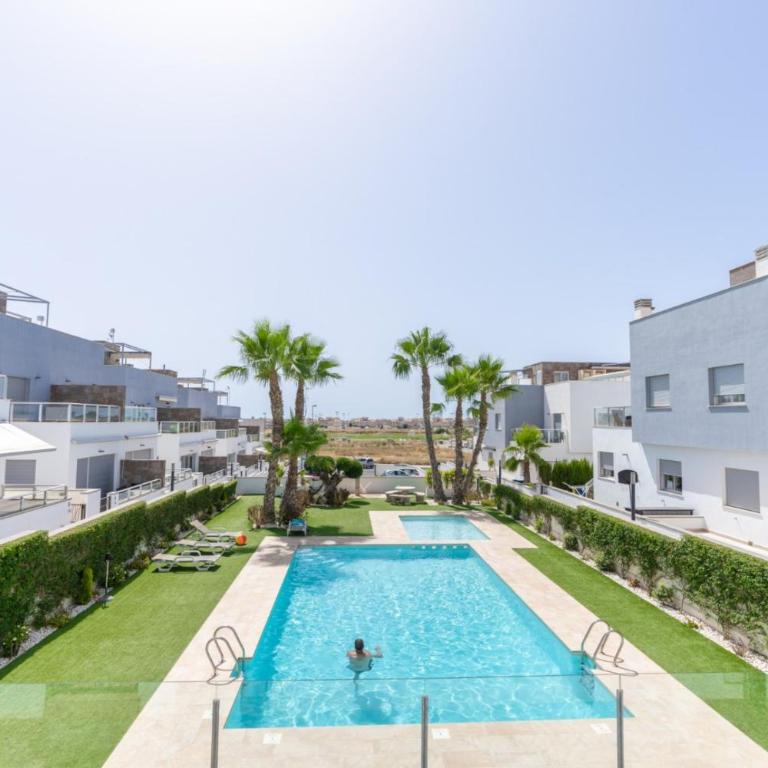 Penthouse Punta prima Torrevieja - Two-Bedroom Apartment with Balcony - 22