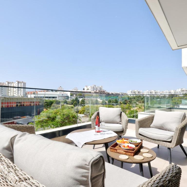 Estepona Place - Spacious family city apartment - Apartamento de 3 dormitorios - 2