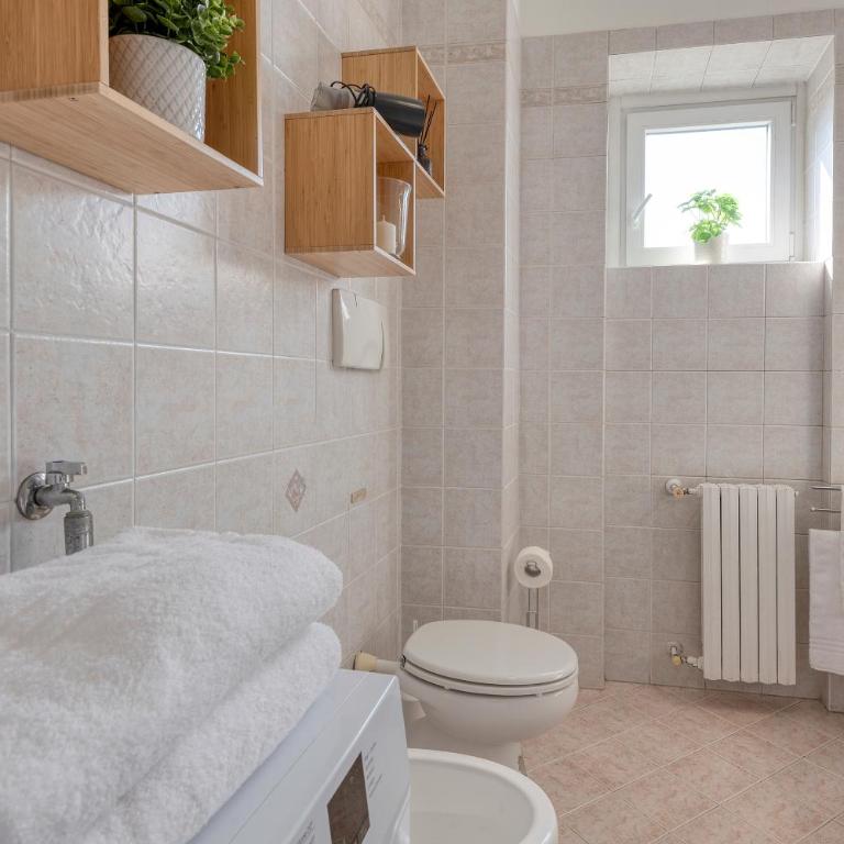 Omodeo, 19 – Ampio e panoramico - Appartamento con 2 Camere da Letto - 24