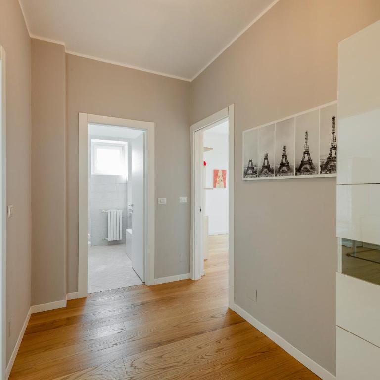 Omodeo, 19 – Ampio e panoramico - Appartamento con 2 Camere da Letto - 31