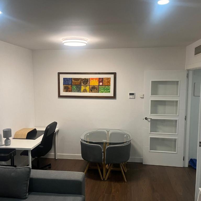 Valdebebas Formula 1 con garaje gimnasio y piscina - Apartment mit 1 Schlafzimmer - 9