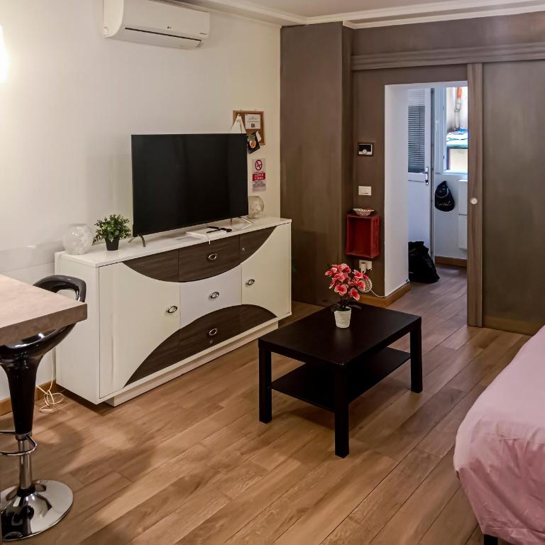La Piccola Corte - Monolocale con Divano-Letto - 6