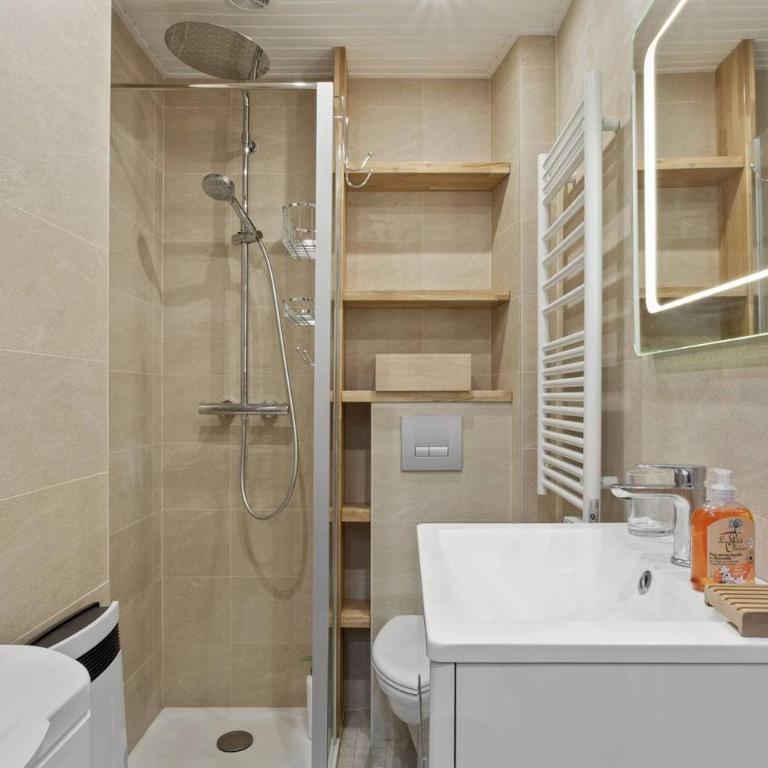 GuestReady-Charming Studio 15 mins to Grand Palais - Studio - 11