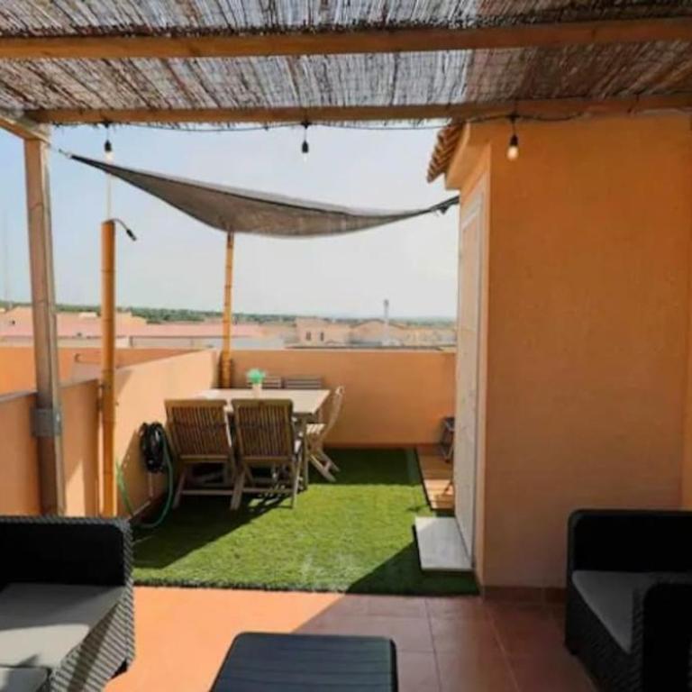 Bungalow en la Playa con Terraza Soleada, Jacuzzi, Solarium, Piscina comunitaria - Apartment mit 2 Schlafzimmern - 69